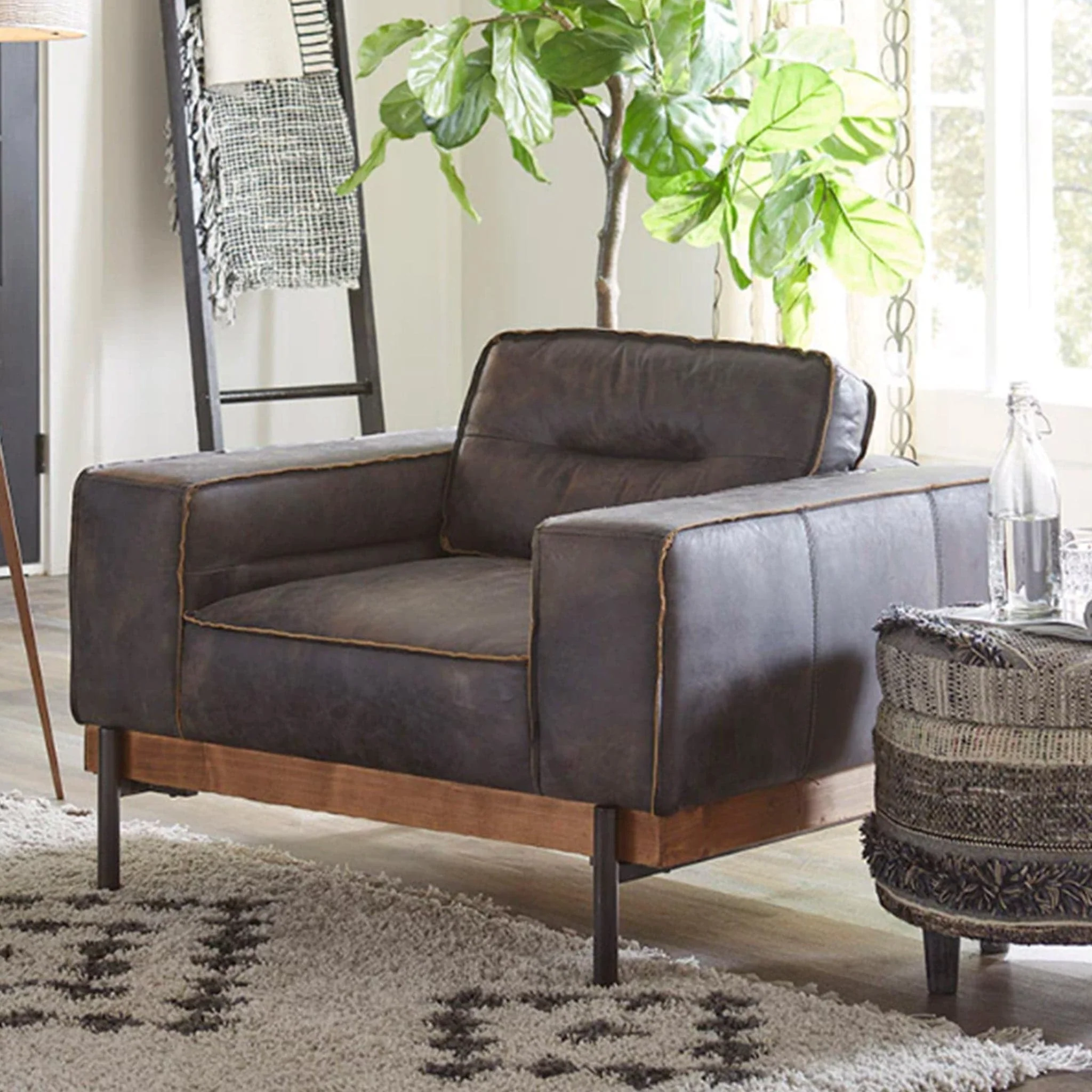 Chiavari Leather Armchair - Image 4